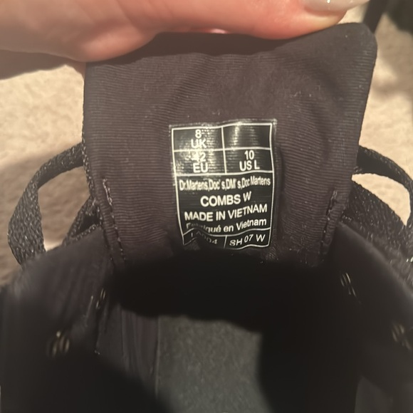 Dr. Martens Airwave Boots - Picture 6 of 11